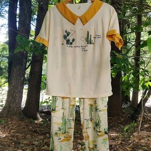 🏜️ Japanese Pajamas, Women's Vintage-Look, Quirky Print, Ruffle Sleeve, XL